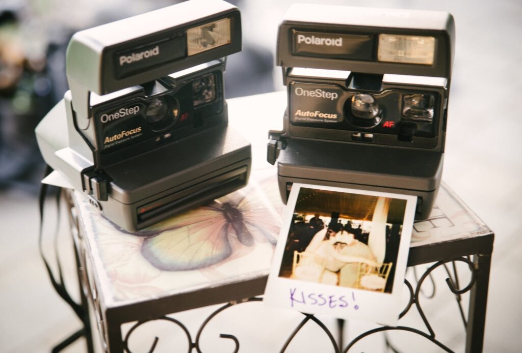 Kamera Polaroid Klasik Kembali Populer dan Menyulap Momen
