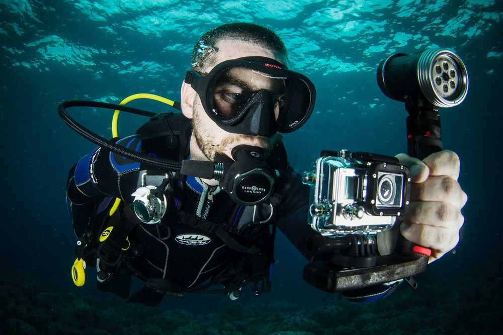 Memotret Kehidupan Bawah Air Dengan Kamera Underwater
